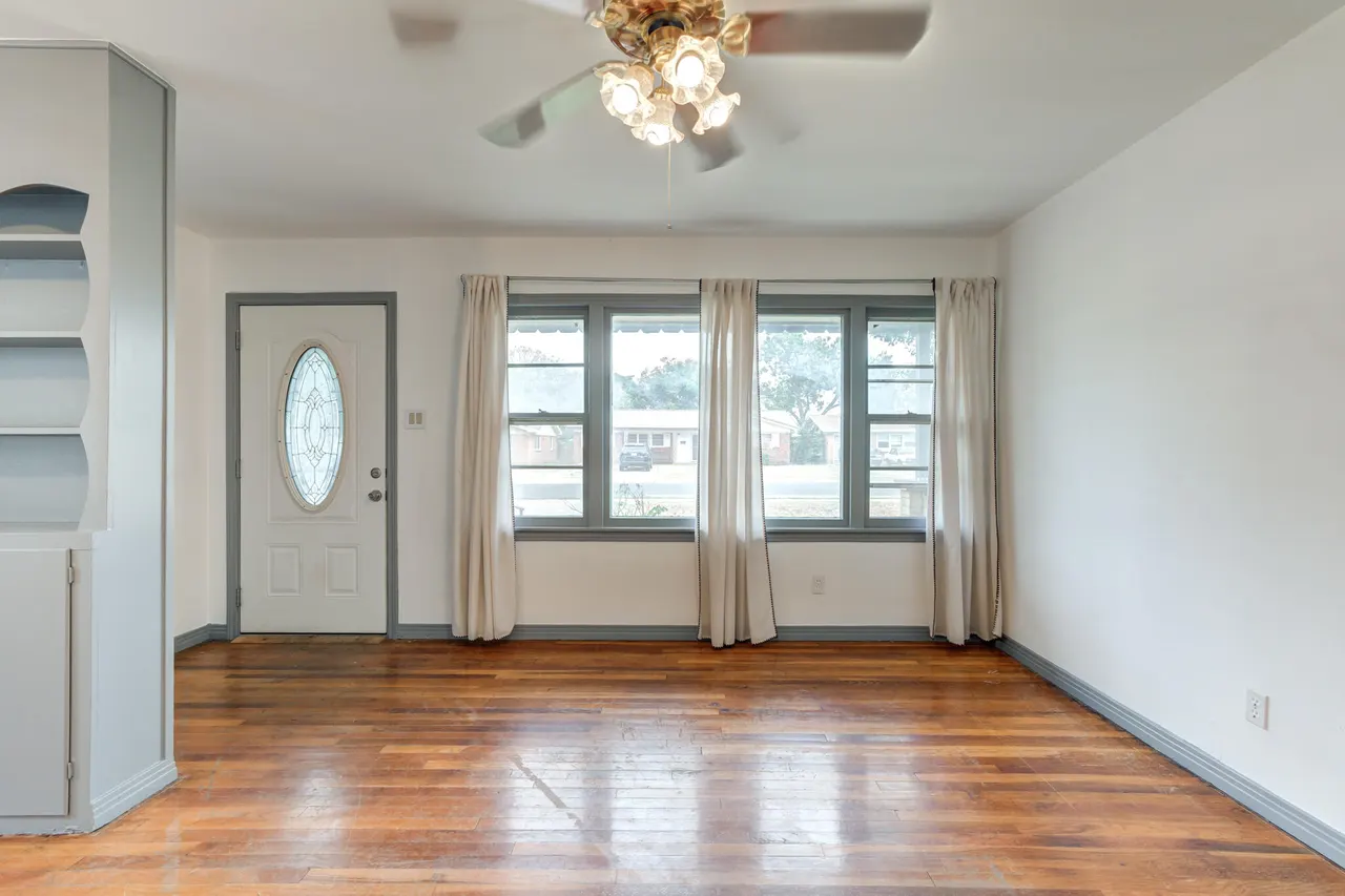 Photo 9 — 1915 46th Street, Lubbock, TX 79412