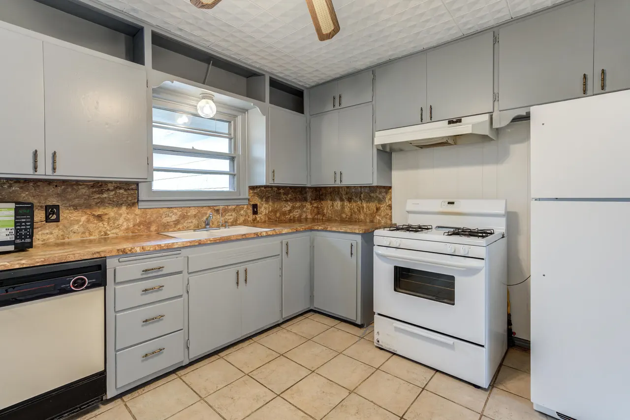 Photo 14 — 1915 46th Street, Lubbock, TX 79412
