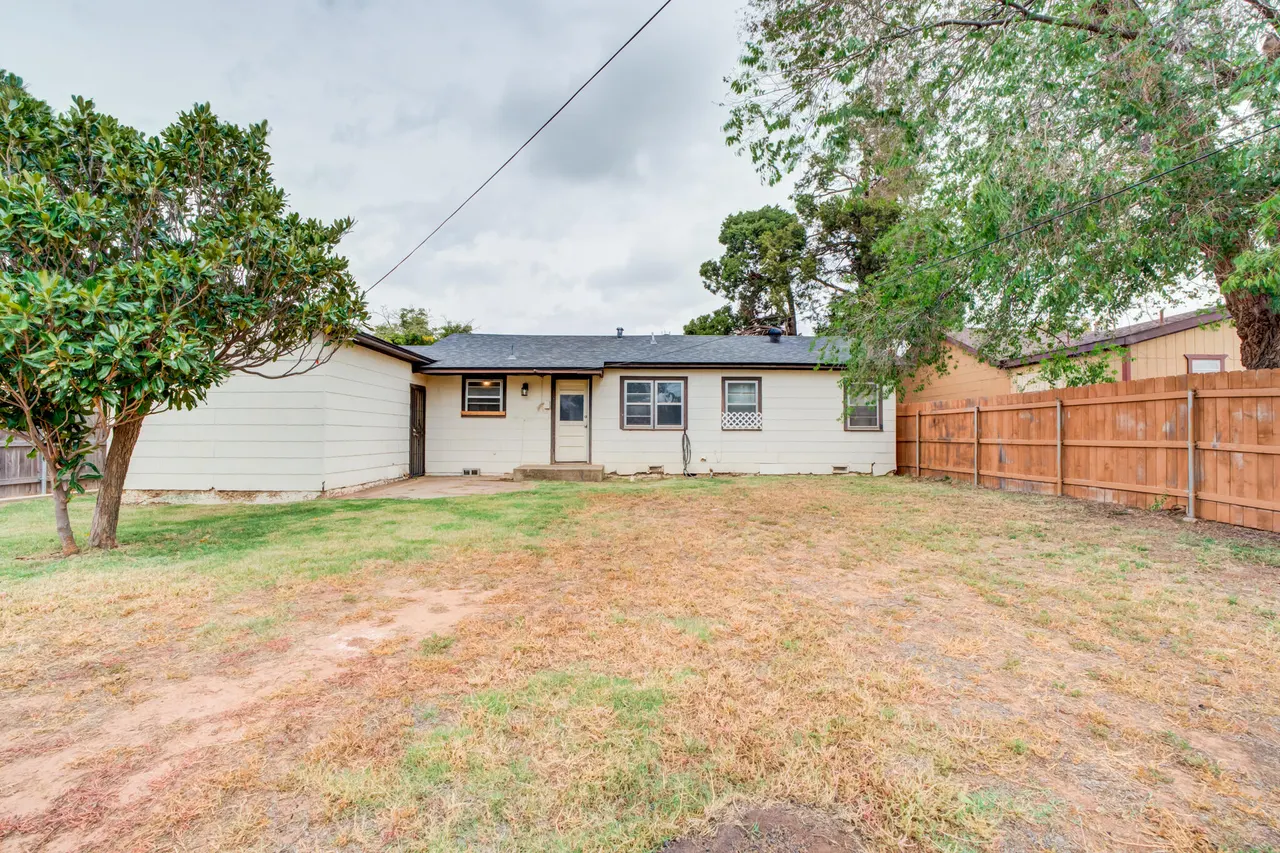 Photo 26 — 1915 46th Street, Lubbock, TX 79412