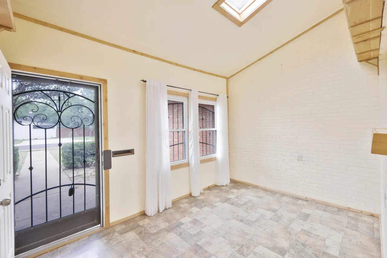 Photo 3 — 3202 45th Street, Lubbock, TX 79413