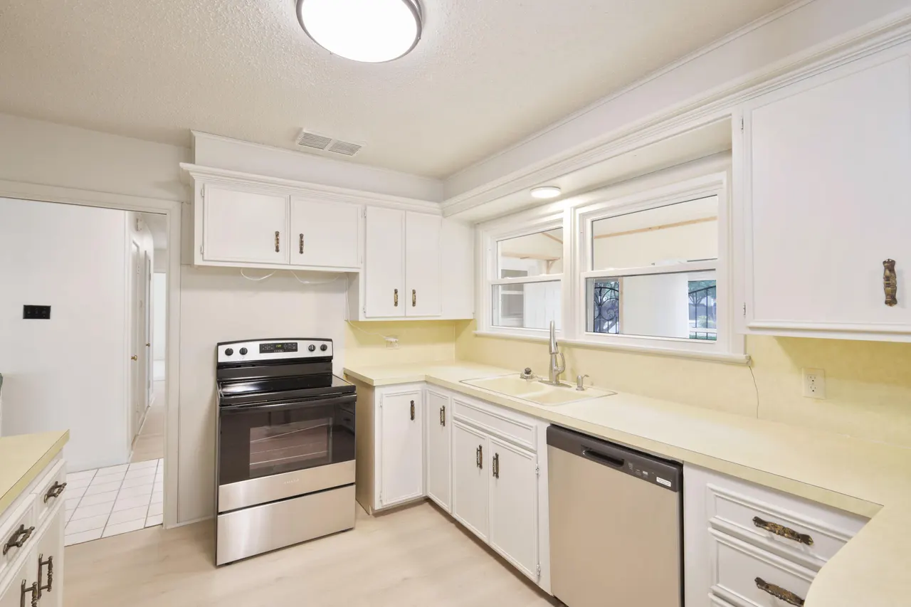 Photo 6 — 3202 45th Street, Lubbock, TX 79413