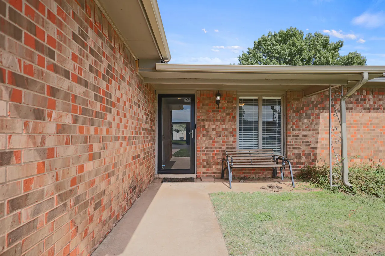 Photo 3 — 4716 66th Street, Lubbock, TX 79414