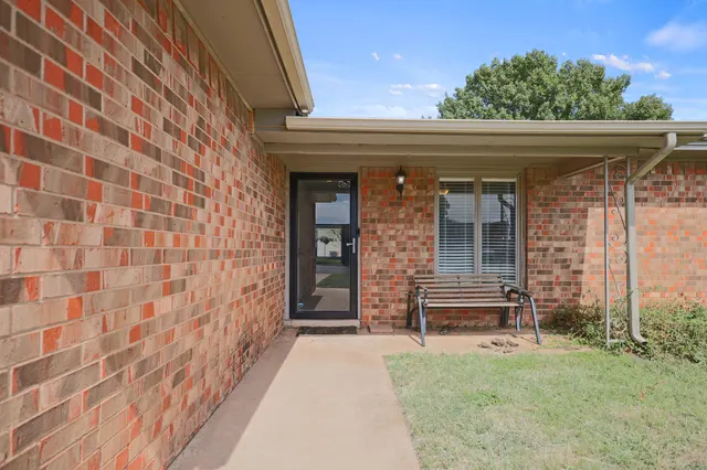 Photo 3 — 4716 66th Street, Lubbock, TX 79414
