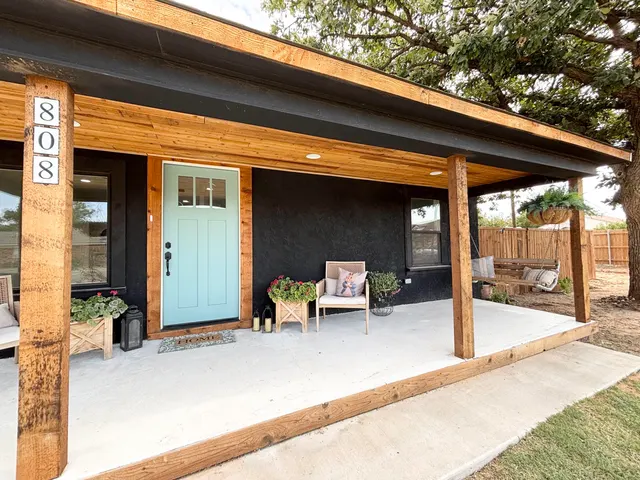 Photo 2 — 808 12th Street, Abernathy, TX 79311