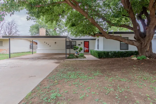 Photo 4 — 4224 37th Street, Lubbock, TX 79413