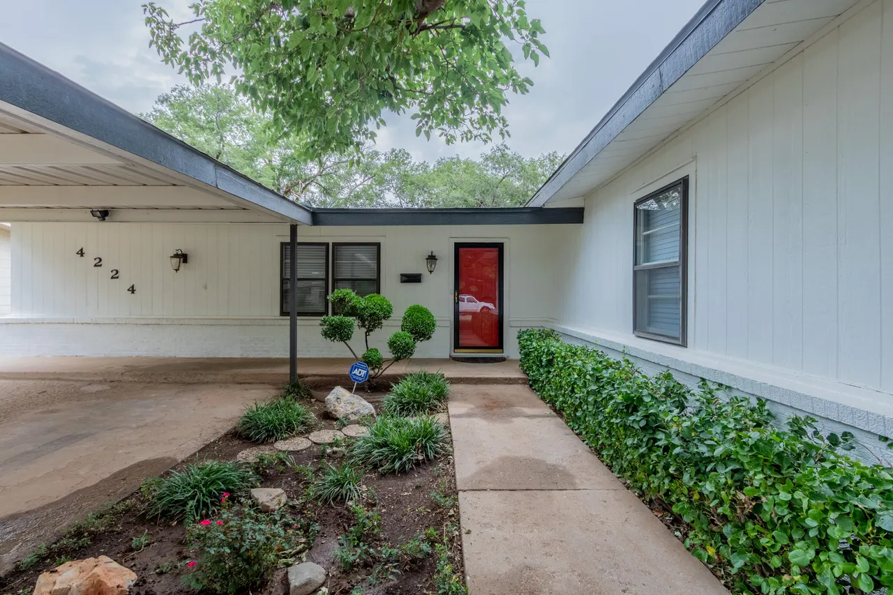 Photo 6 — 4224 37th Street, Lubbock, TX 79413