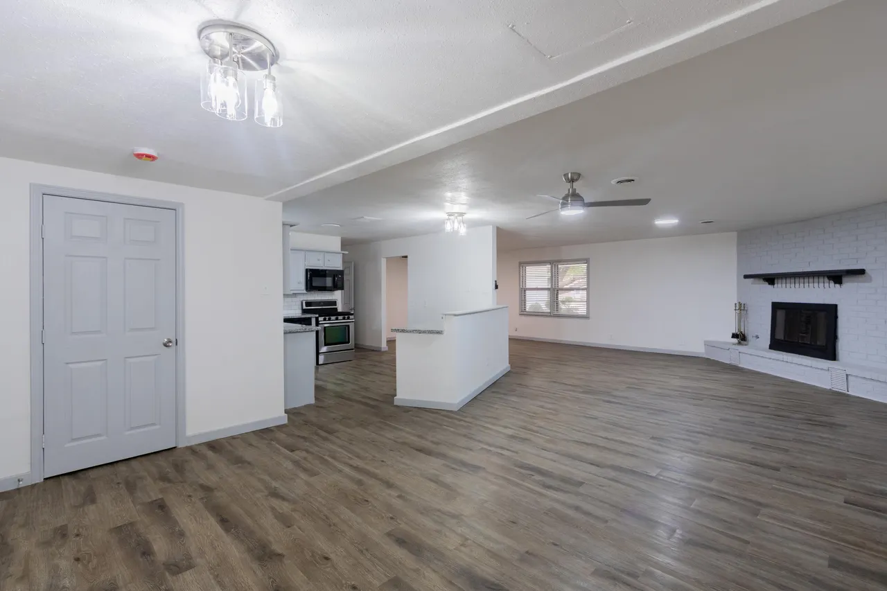 Photo 12 — 4224 37th Street, Lubbock, TX 79413