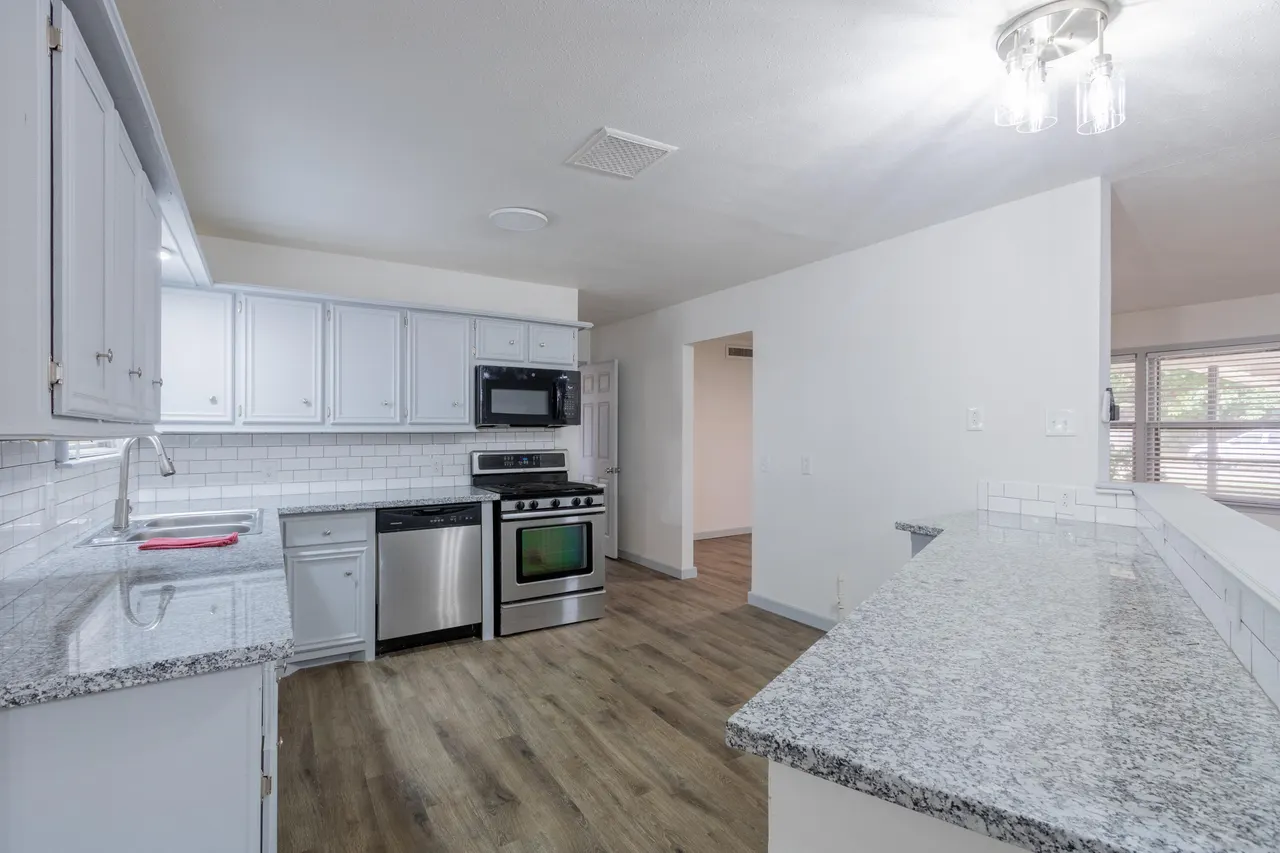 Photo 13 — 4224 37th Street, Lubbock, TX 79413