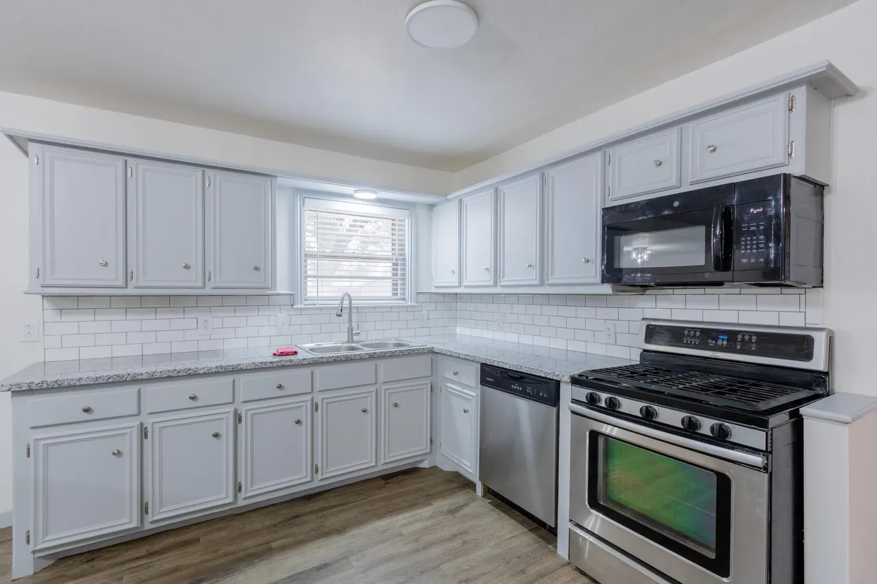 Photo 5 — 4224 37th Street, Lubbock, TX 79413