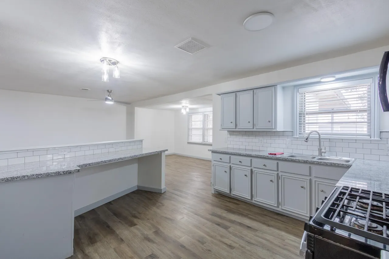 Photo 15 — 4224 37th Street, Lubbock, TX 79413