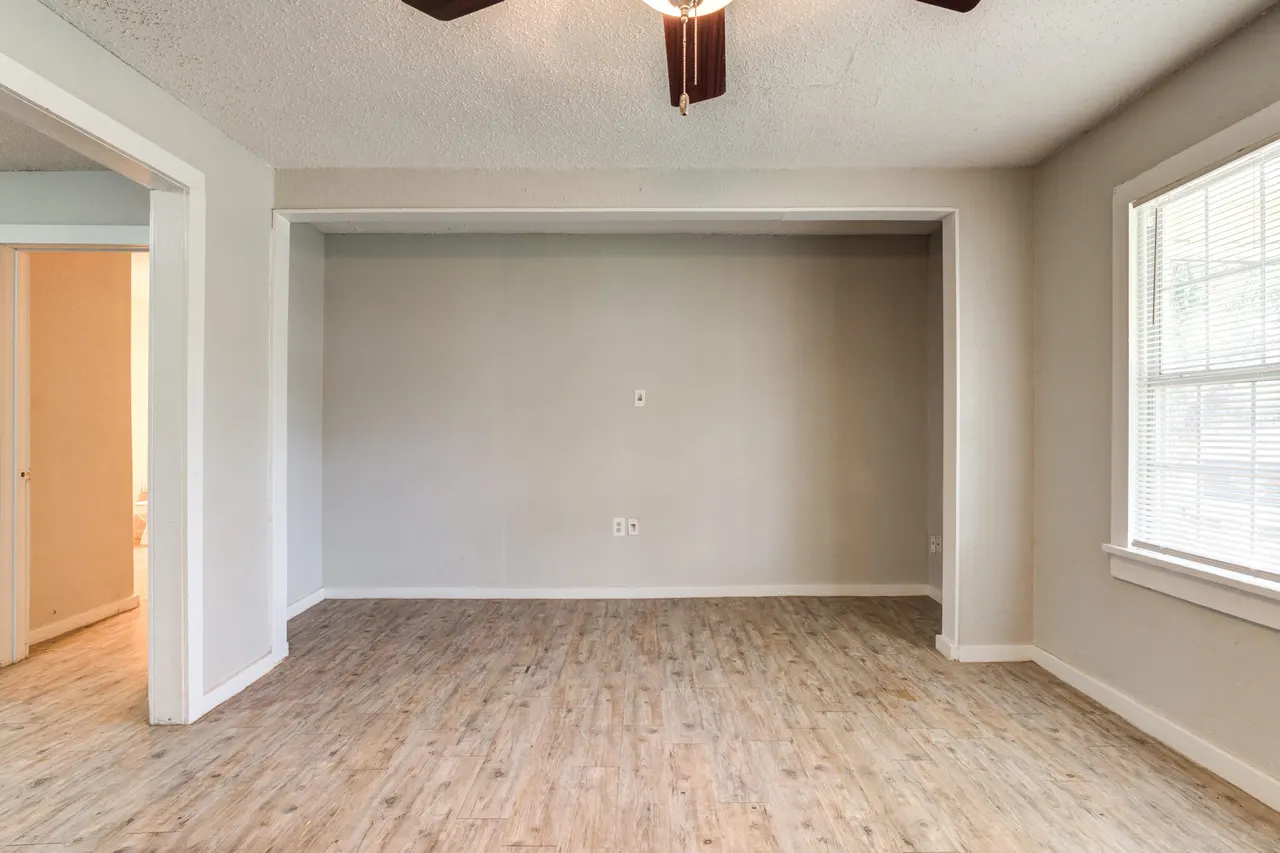 Photo 6 — 2106 26th Street, Lubbock, TX 79411
