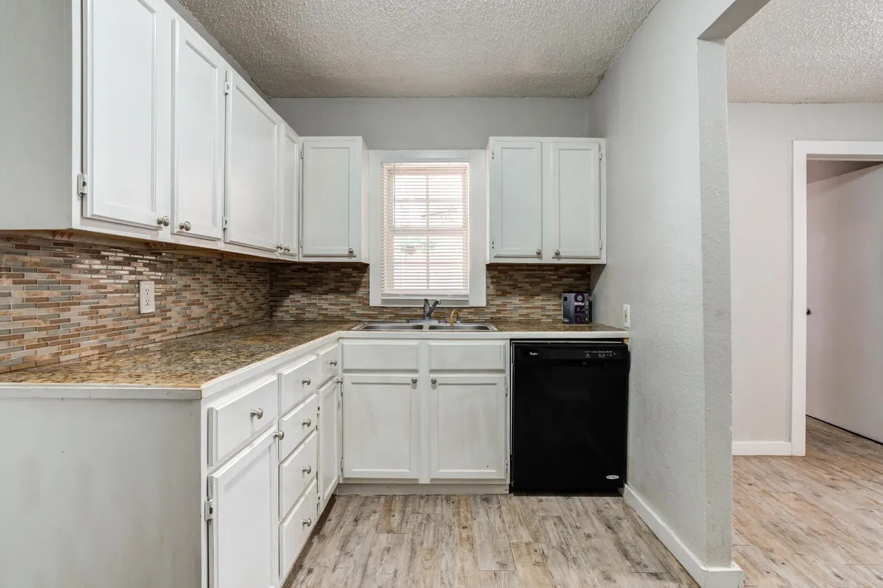 Photo 7 — 2106 26th Street, Lubbock, TX 79411