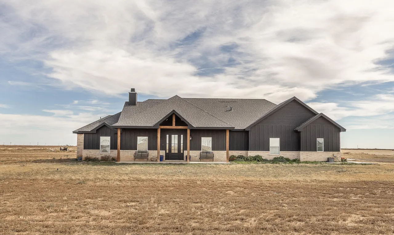 Front exterior — 6510 County Rd 1100, Shallowater, TX 79363