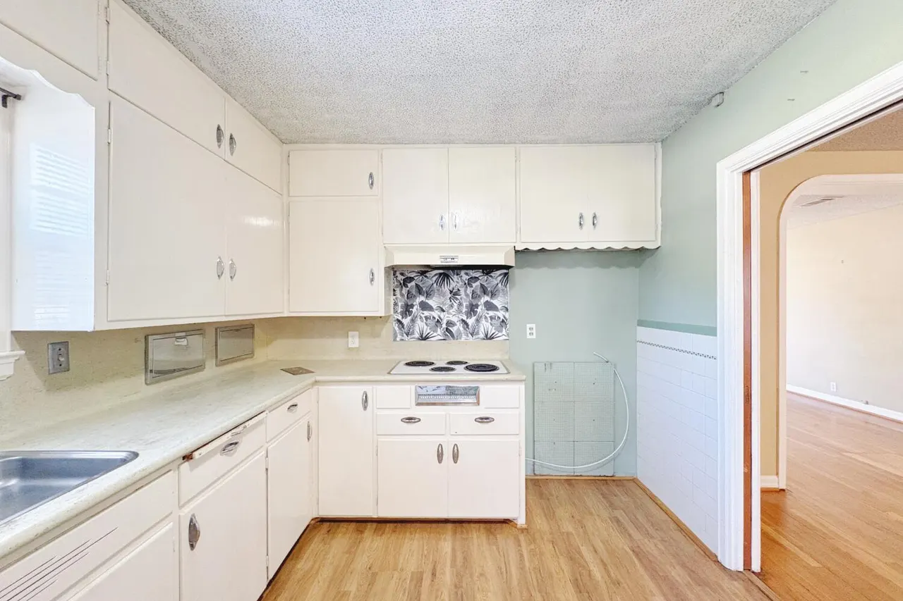 Photo 9 — 2411 29th Street, Lubbock, TX 79411