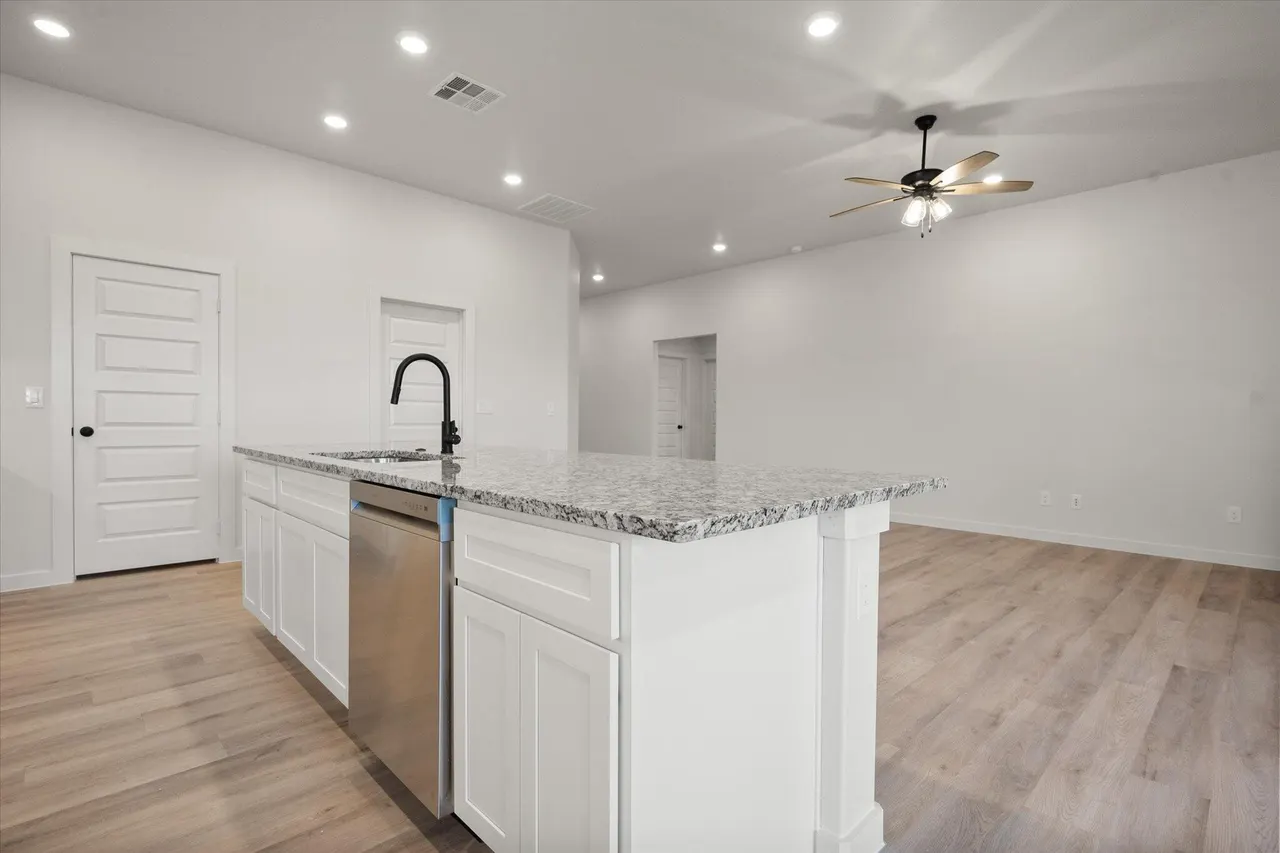Photo 10 — 7008 56th Street, Lubbock, TX 79407
