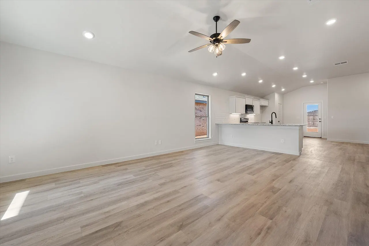 Photo 3 — 606 E 22nd Street, Wolfforth, TX 79382