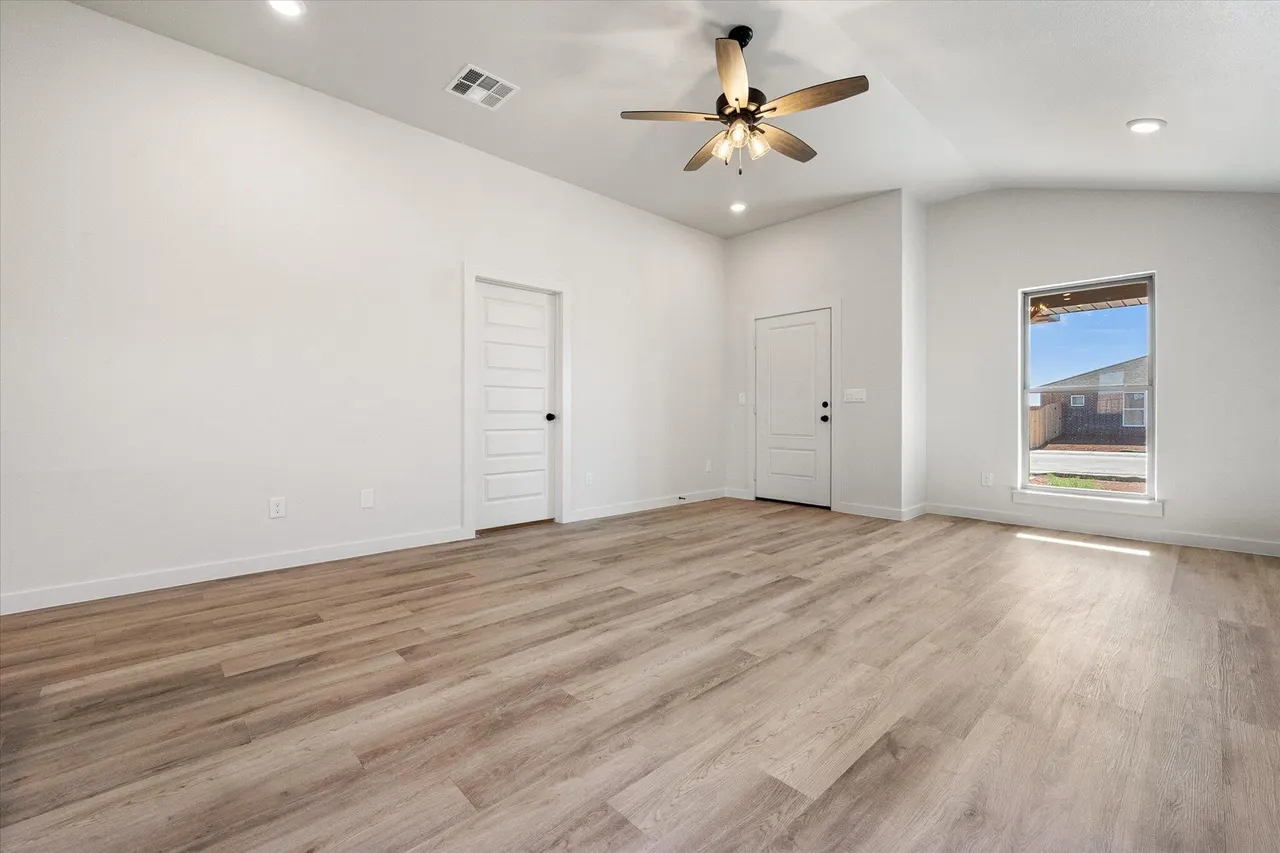 Photo 5 — 606 E 22nd Street, Wolfforth, TX 79382