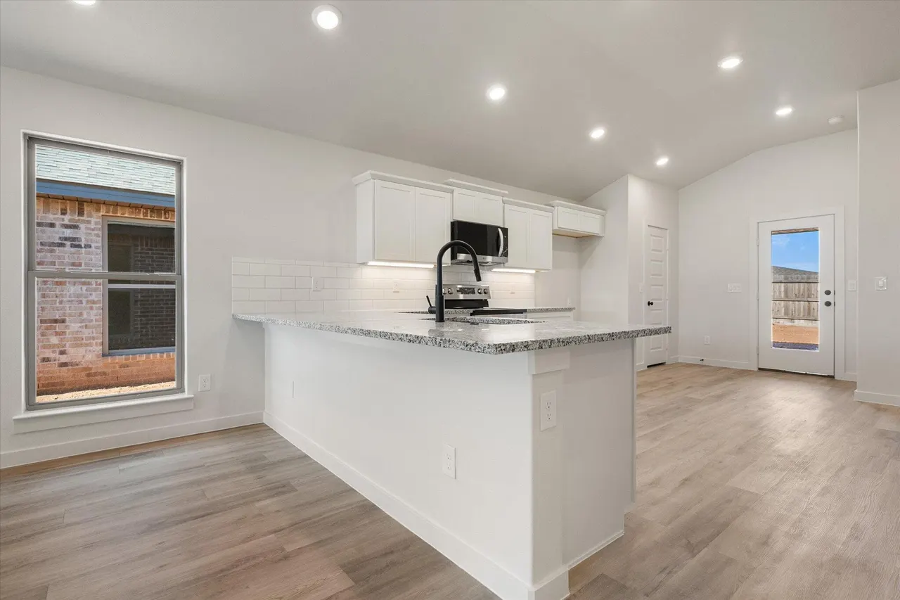 Photo 8 — 606 E 22nd Street, Wolfforth, TX 79382