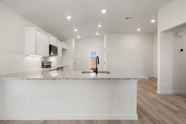 Photo 7 — 606 E 22nd Street, Wolfforth, TX 79382