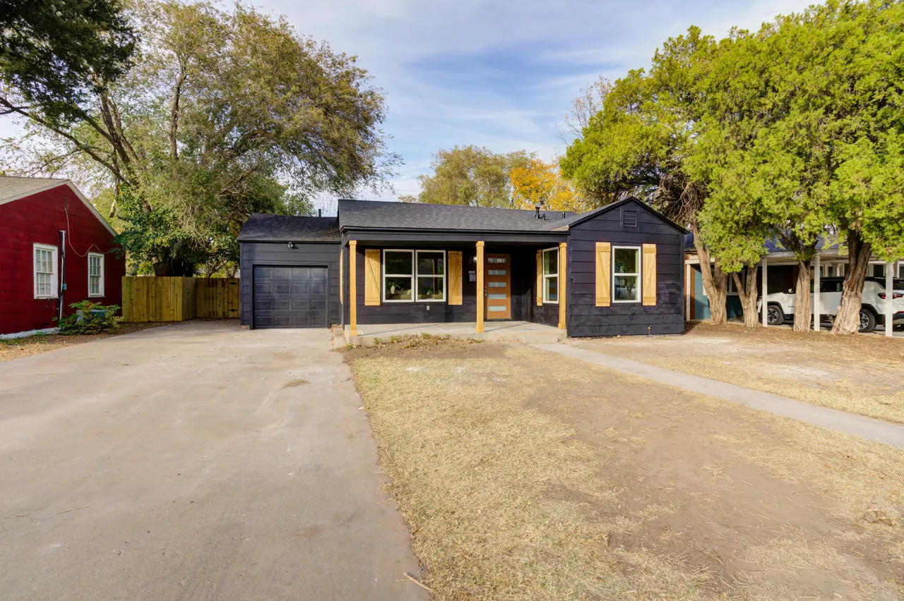 Photo 2 — 3014 30th Street, Lubbock, TX 79410