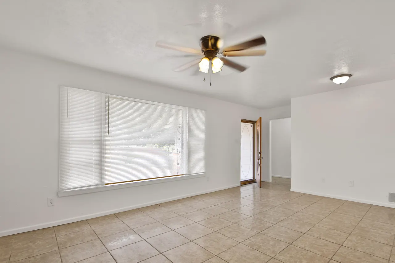 Photo 4 — 2401 47th Street, Lubbock, TX 79412