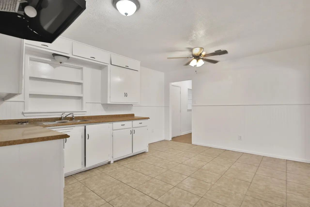 Photo 23 — 2401 47th Street, Lubbock, TX 79412