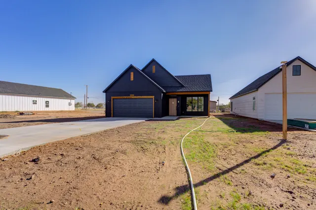 Photo 3 — 305 SW Ave L, Seminole, TX 79360