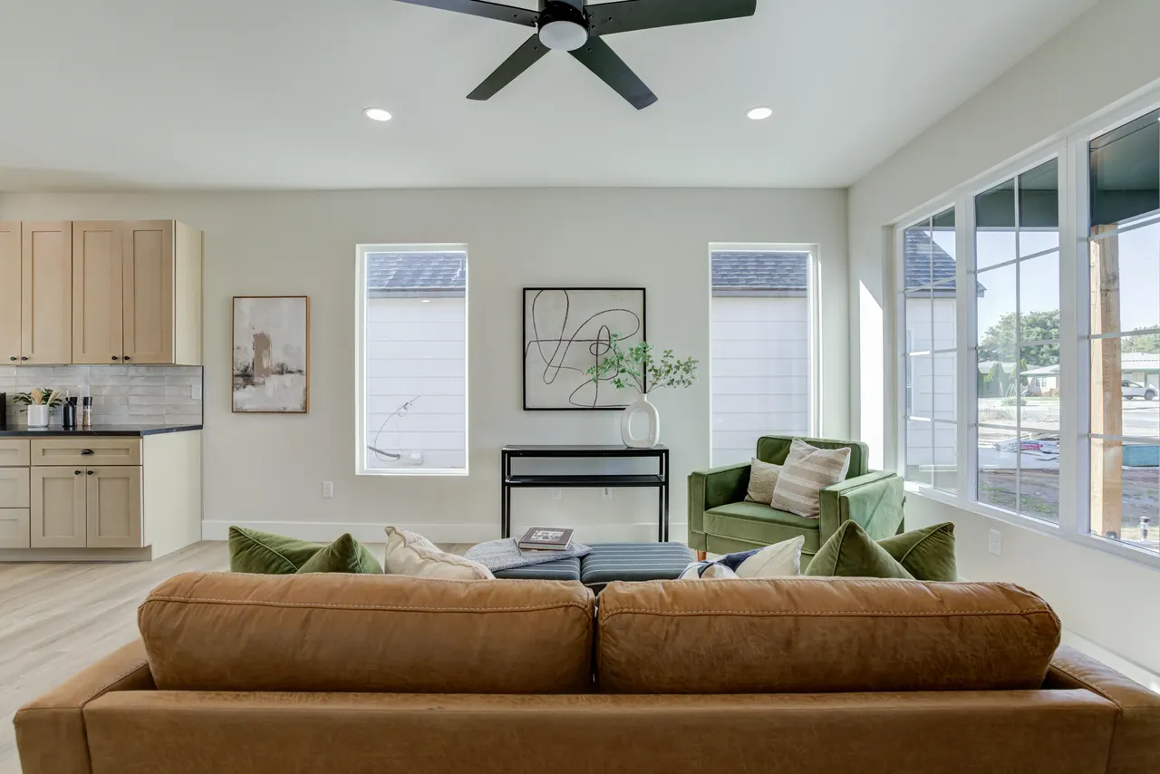 Photo 8 — 305 SW Ave L, Seminole, TX 79360