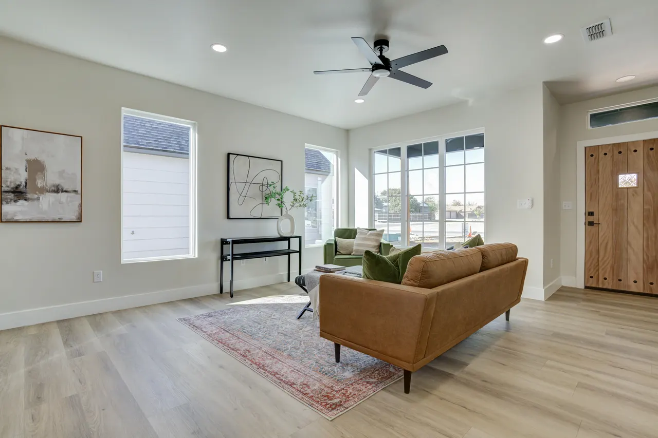 Photo 9 — 305 SW Ave L, Seminole, TX 79360
