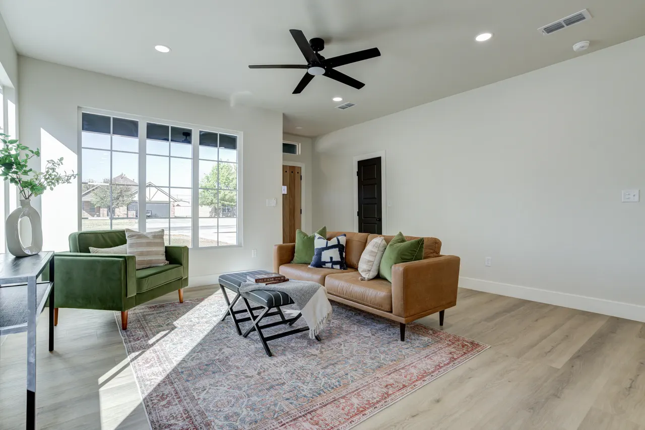 Photo 11 — 305 SW Ave L, Seminole, TX 79360
