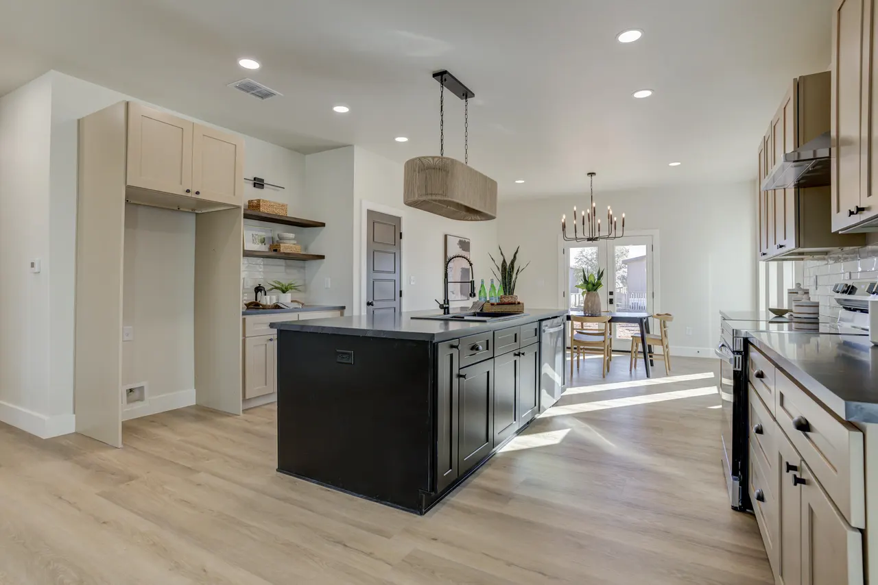 Photo 14 — 305 SW Ave L, Seminole, TX 79360