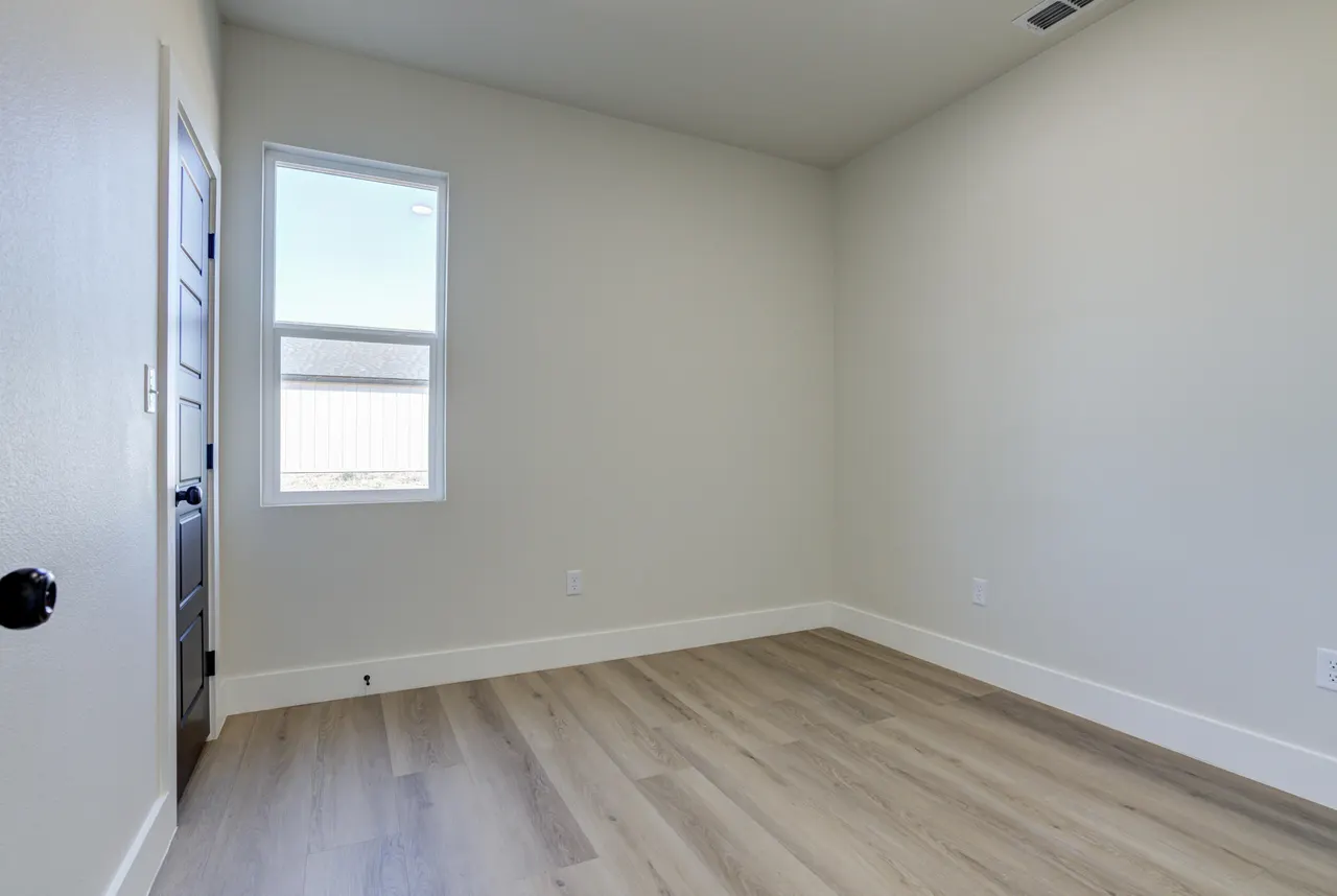 Photo 36 — 305 SW Ave L, Seminole, TX 79360