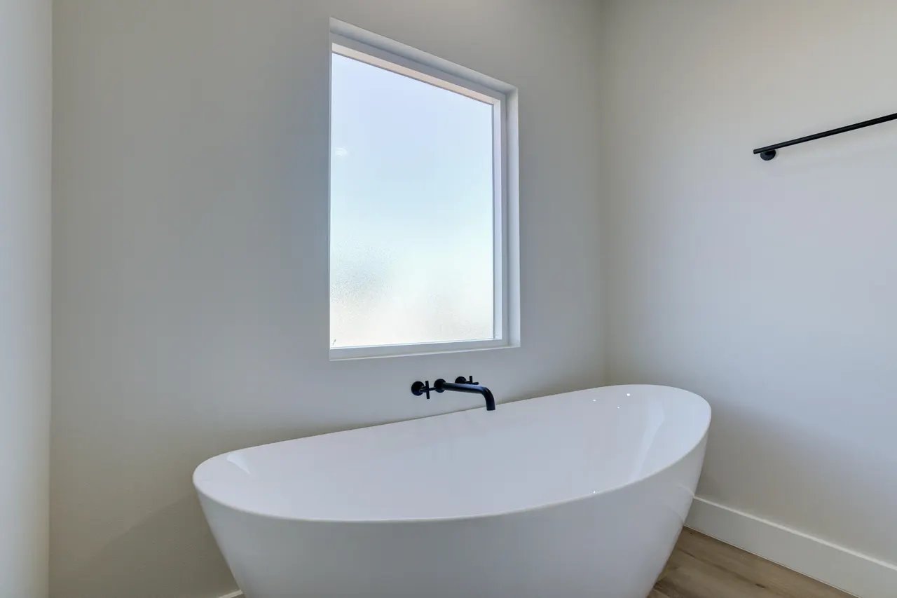 Photo 46 — 305 SW Ave L, Seminole, TX 79360