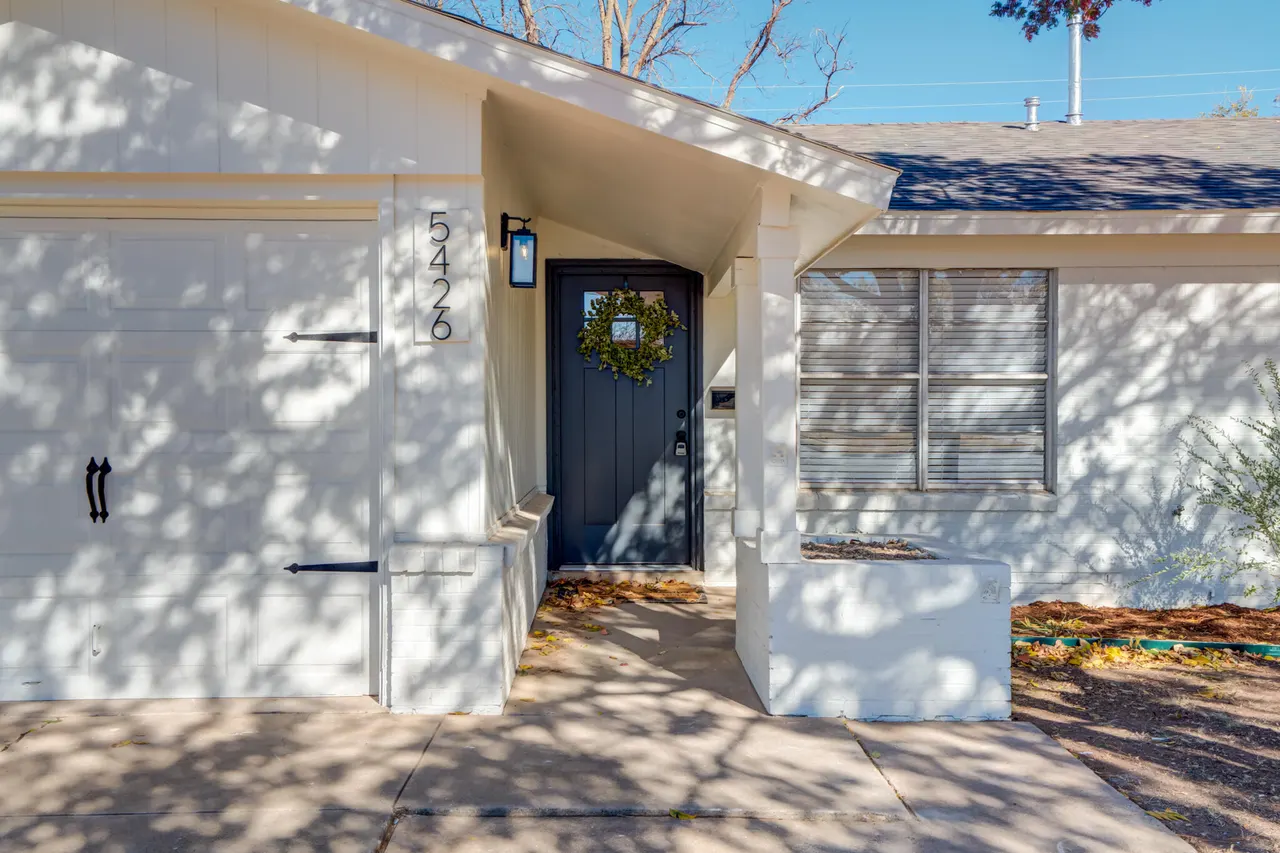 Photo 3 — 5426 42nd Street, Lubbock, TX 79414