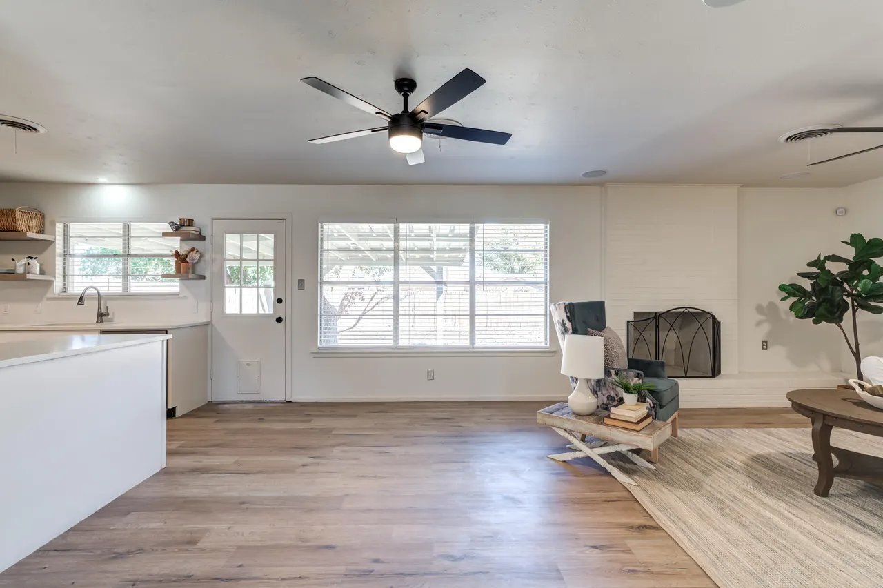 Photo 12 — 5426 42nd Street, Lubbock, TX 79414