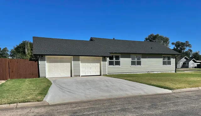 Photo 4 — 1001 Lexington Street, Plainview, TX 79072