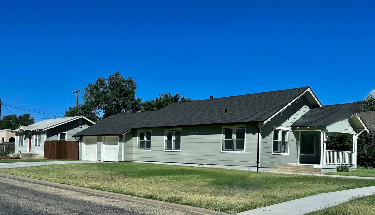 Photo 2 — 1001 Lexington Street, Plainview, TX 79072
