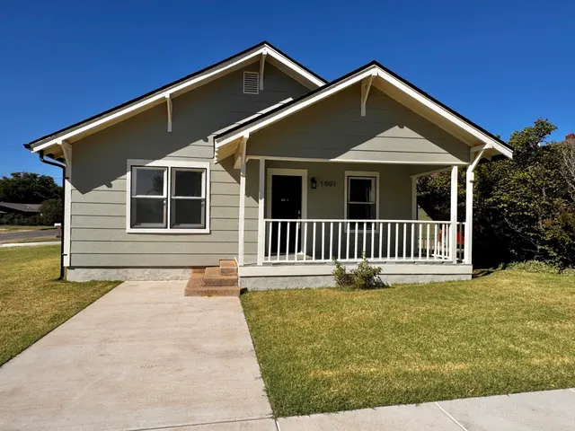 Photo 5 — 1001 Lexington Street, Plainview, TX 79072