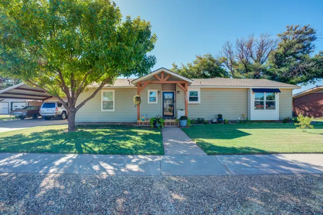 Front exterior — 307 Ave G, Abernathy, TX 79311
