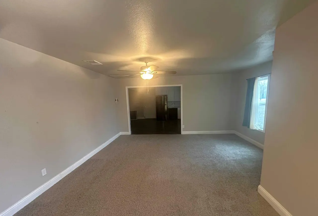 Photo 4 — 2221 39th Street, Lubbock, TX 79412