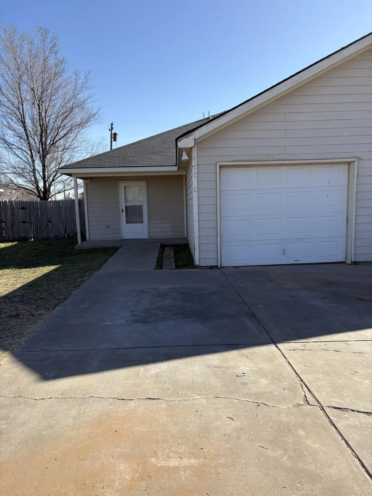 Front exterior — 717 43rd Street 719, Lubbock, TX 79404