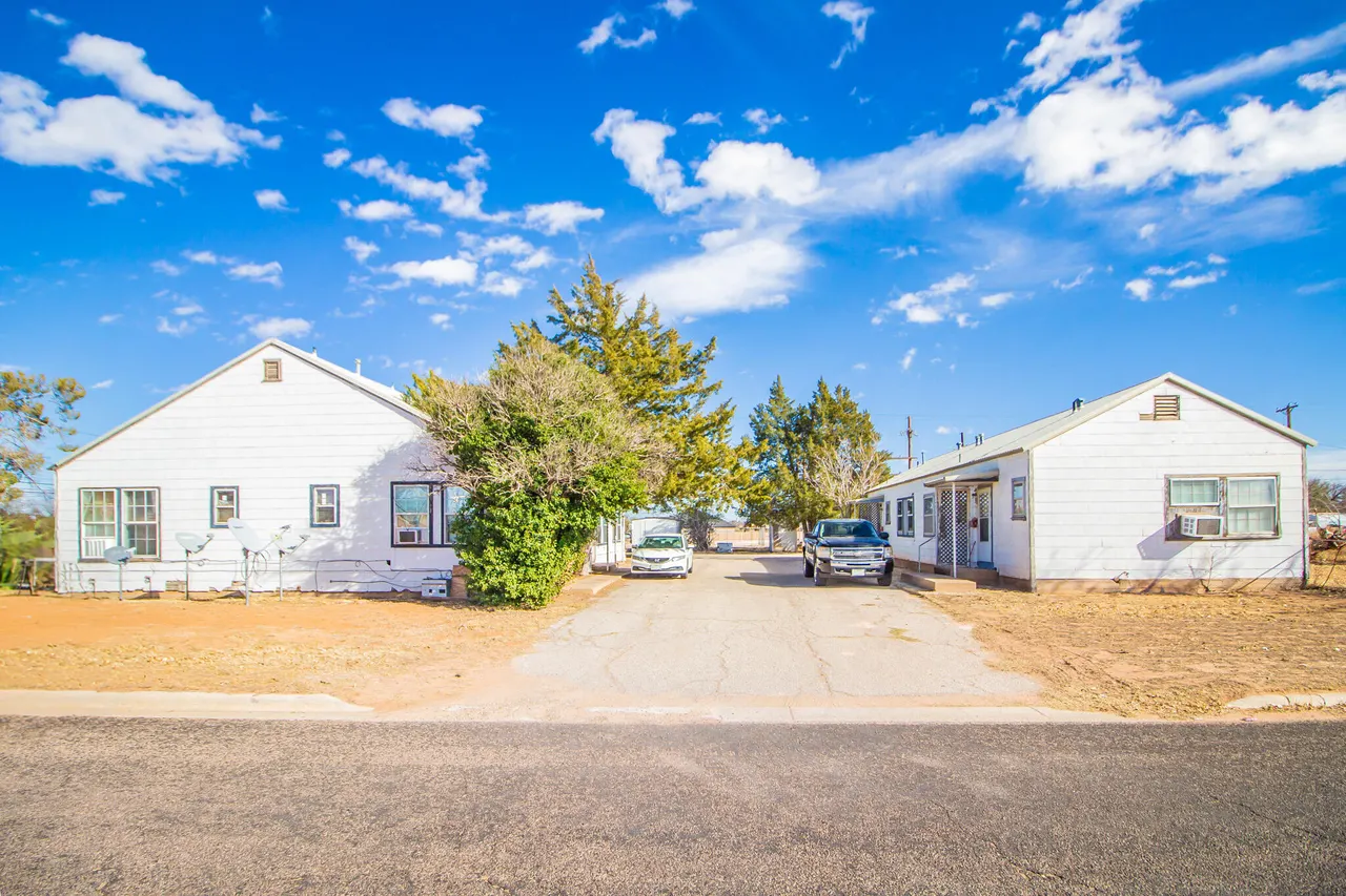 Front exterior — 516 N Ave F, Denver City, TX 79323