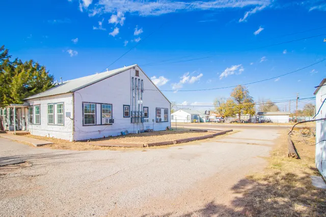 Photo 5 — 516 N Ave F, Denver City, TX 79323