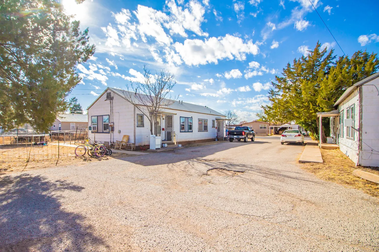 Photo 2 — 516 N Ave F, Denver City, TX 79323