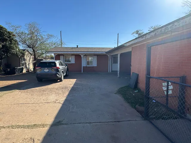 Photo 2 — 601 38th Street, Lubbock, TX 79404