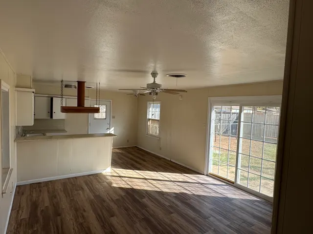 Photo 3 — 601 38th Street, Lubbock, TX 79404