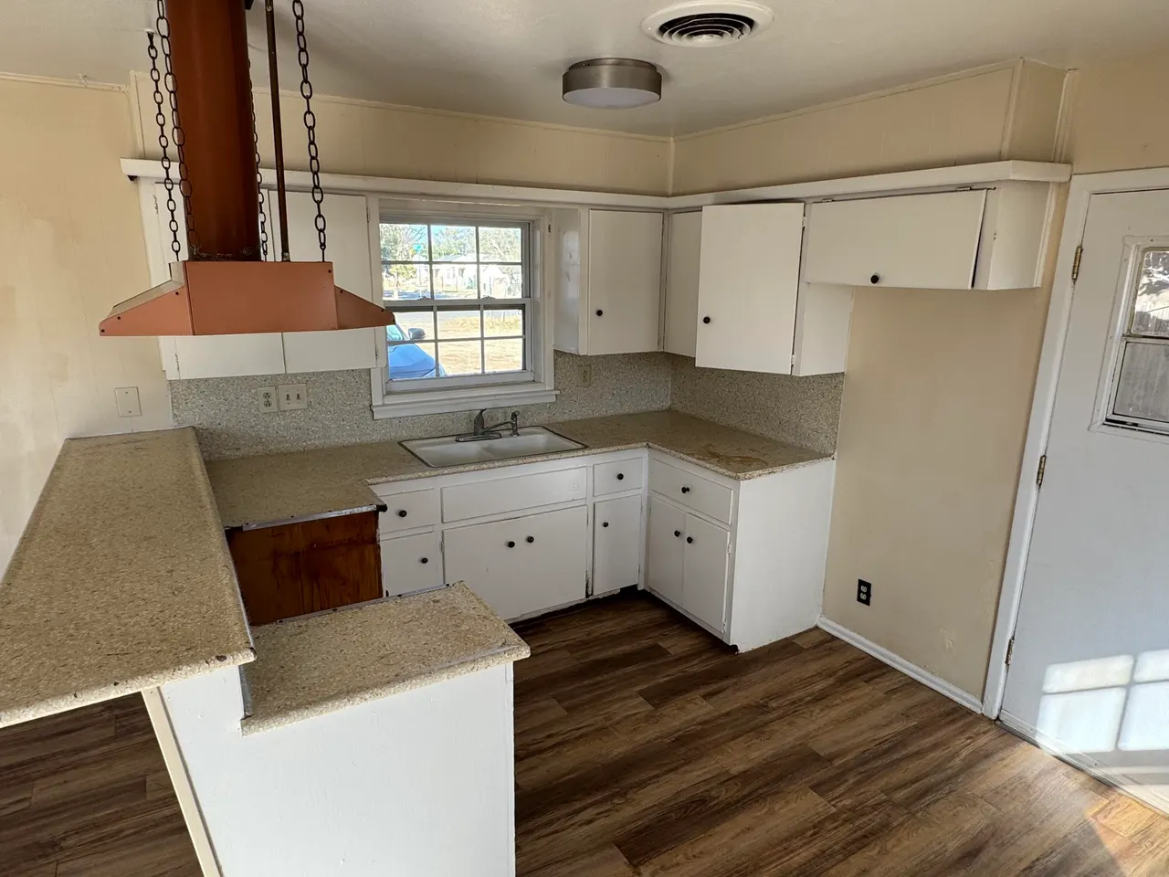 Photo 4 — 601 38th Street, Lubbock, TX 79404