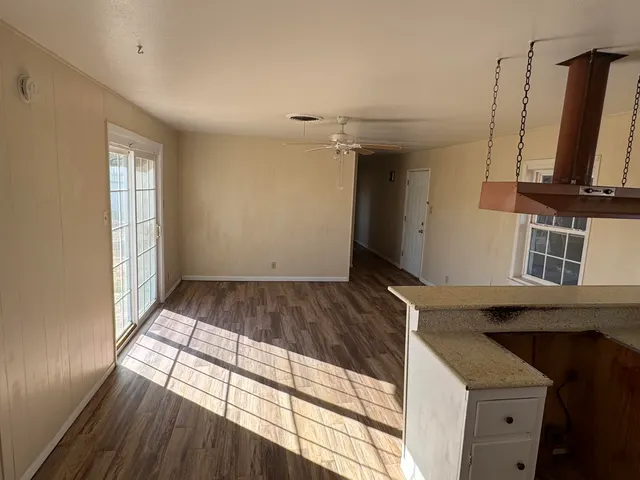 Photo 5 — 601 38th Street, Lubbock, TX 79404