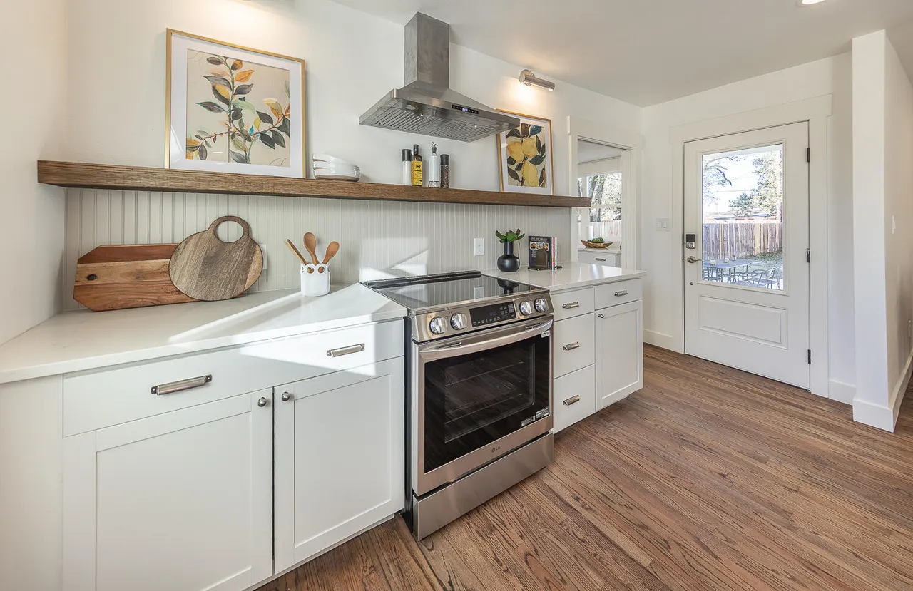 Photo 6 — 2818 33rd Street, Lubbock, TX 79410