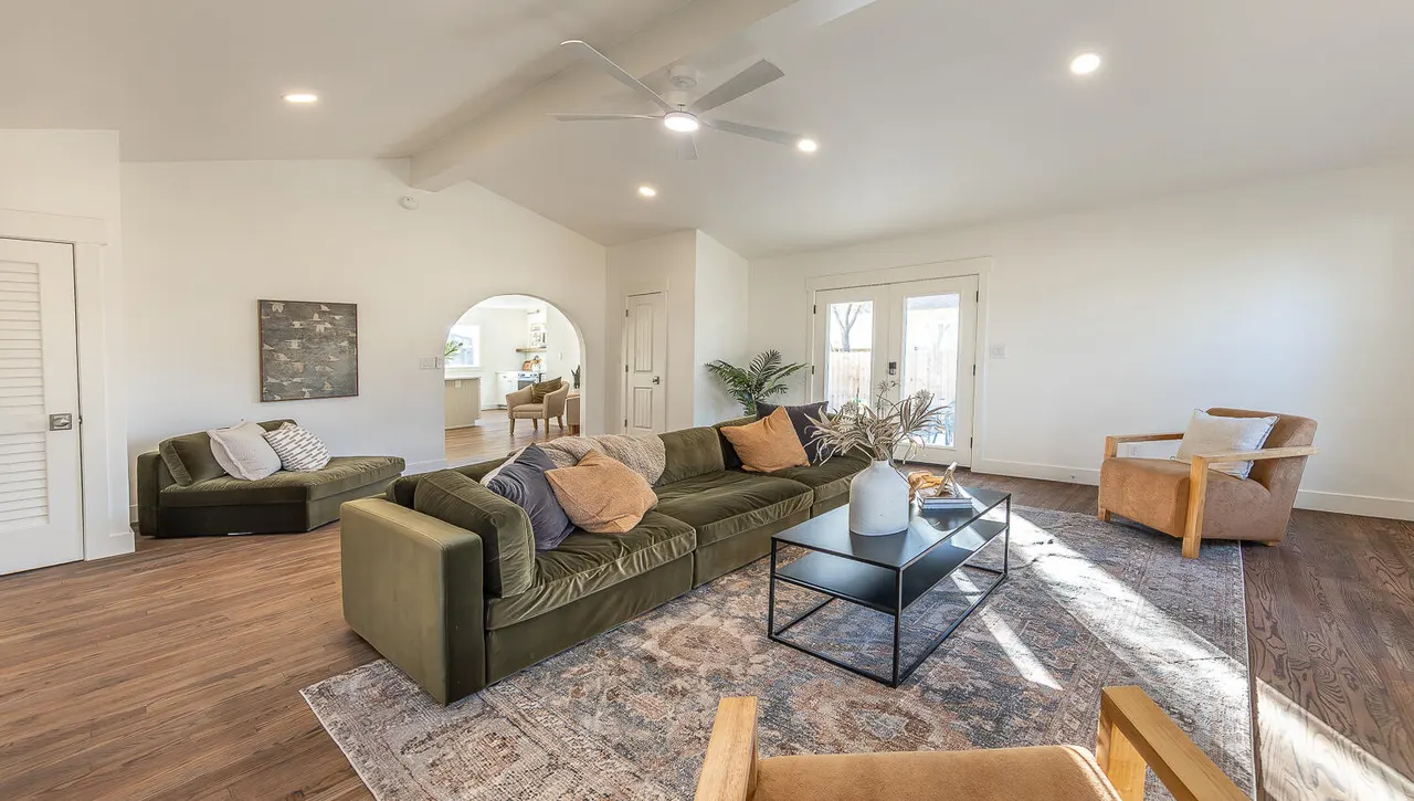 Photo 12 — 2818 33rd Street, Lubbock, TX 79410